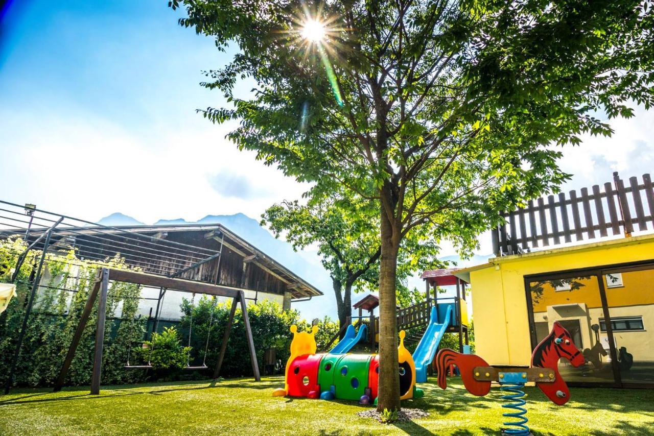 Appartamento Campagnola Mansardato Con Soppalco Riva del Garda Buitenkant foto