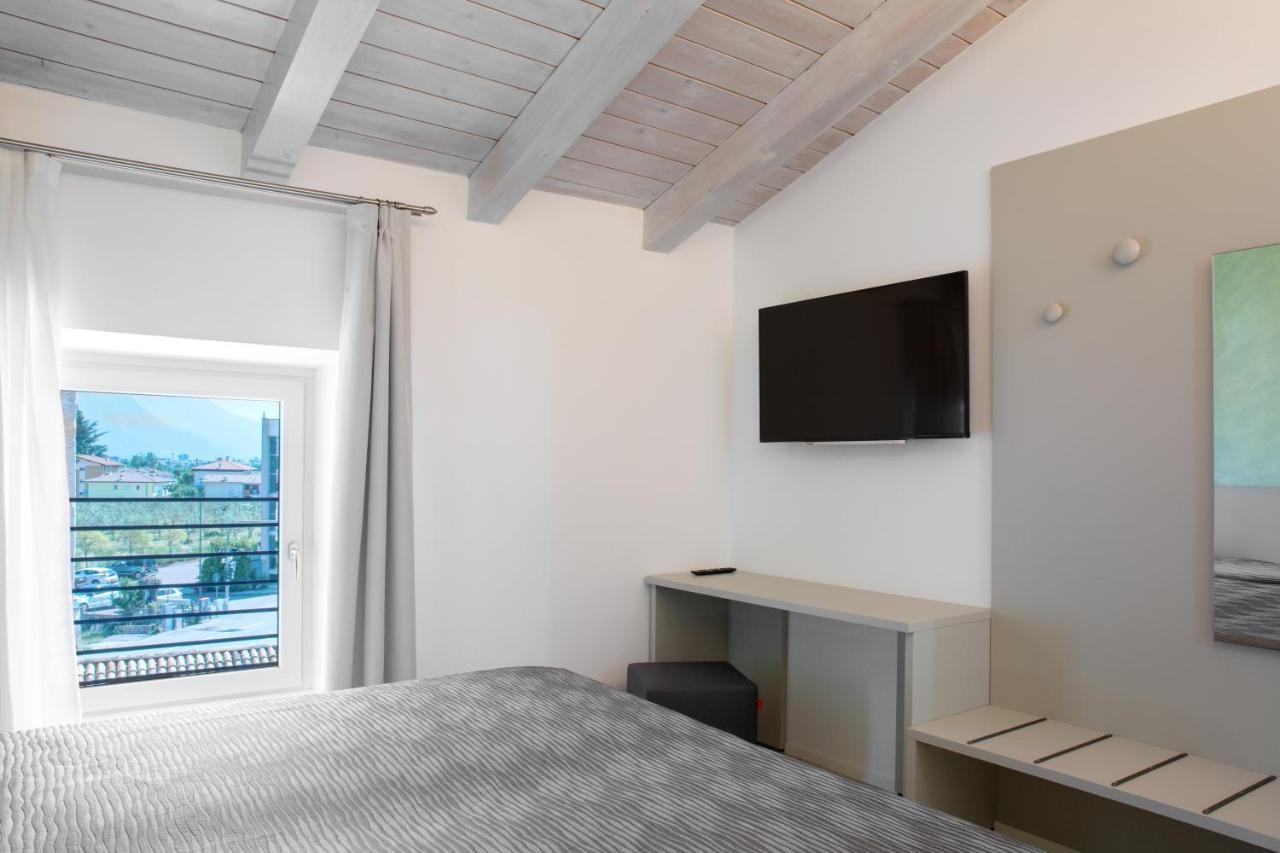 Appartamento Campagnola Mansardato Con Soppalco Riva del Garda Buitenkant foto