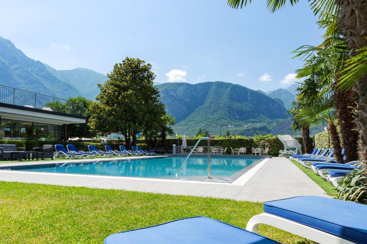 Appartamento Campagnola Mansardato Con Soppalco Riva del Garda Buitenkant foto